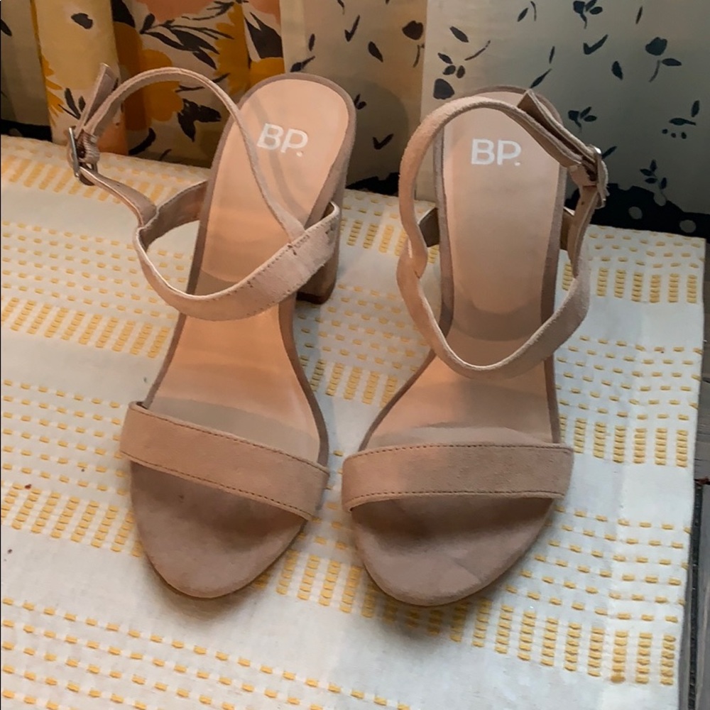 Midi nude strappy heel